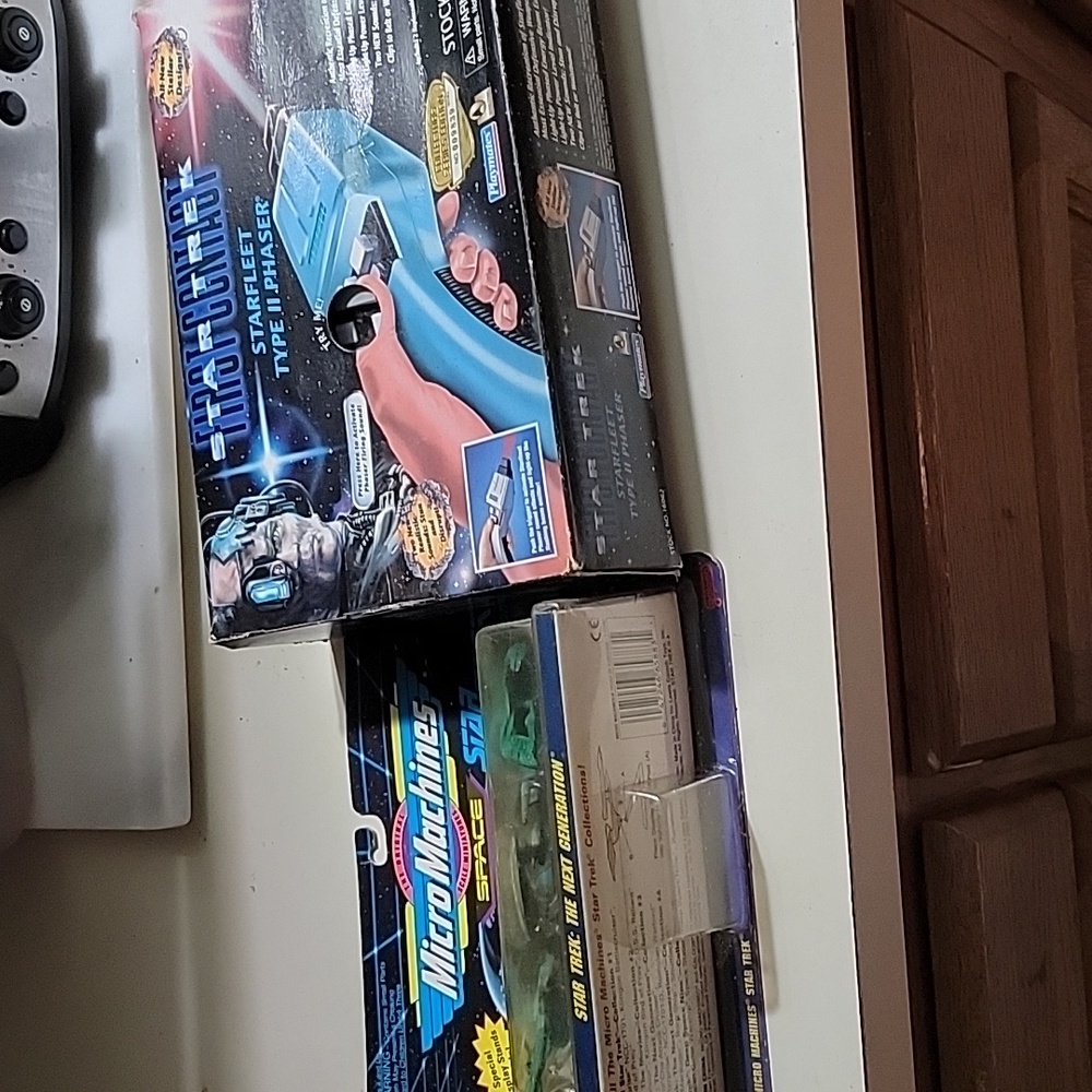 Micro Machines Star Trek and Star fleet Type 2 phaser Needs new batteries